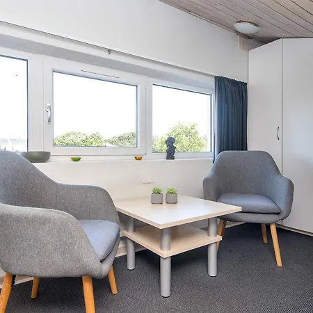 Lxxiii Semesterbostad *