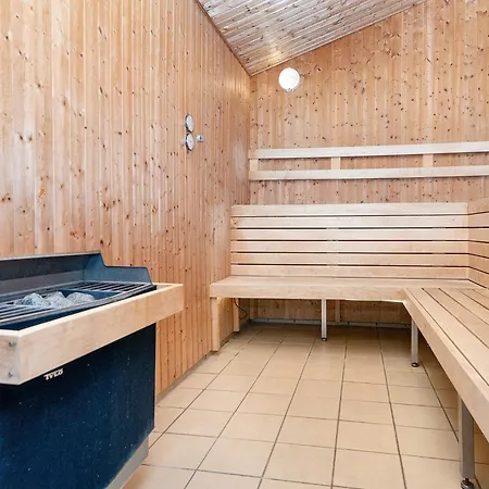 Lxxiii Semesterbostad *